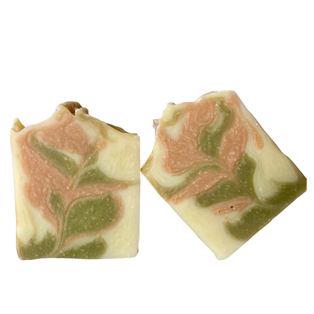 Savon artisanal Orangerie Secrète, marbrage plume vert et orange